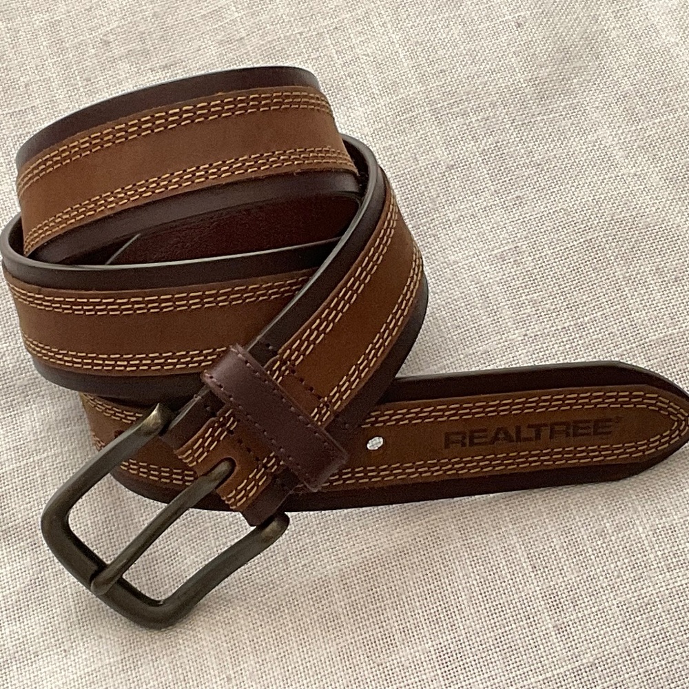 NEW Realtree Brown and Tan Leather Men’s Adjustable Belt Size 38/95